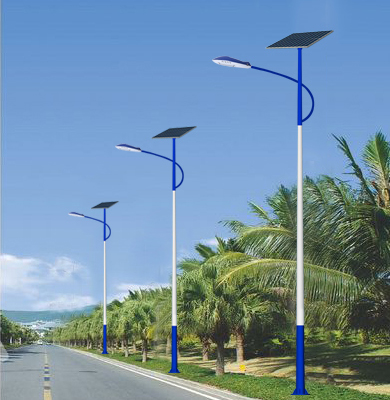 阿克塞太阳能路灯.jpg